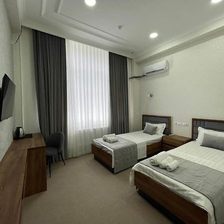 Emin Hotel Фергана Экстерьер фото